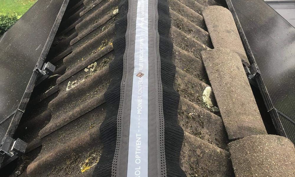 TIEL Onderhoud aan de nokpannen in Rijssen Onderhoud aan de nokpannen in Rijssen