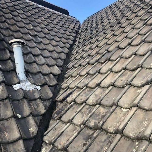 TIEL Oude pannendak verdient inspectie Oude pannendak verdient inspectie